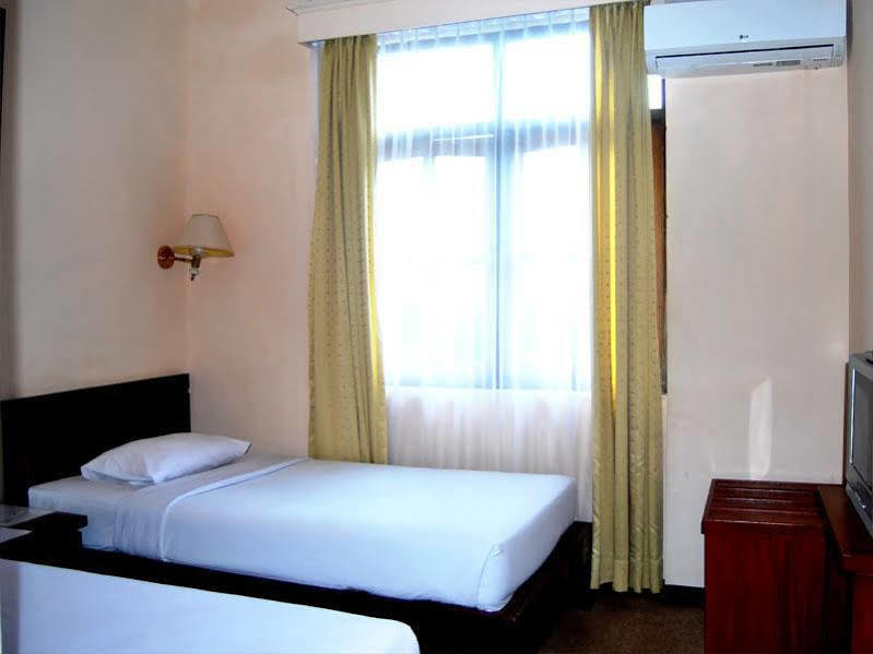 Hotel Bumi Asih Padangsidimpuan Batubelubang Экстерьер фото